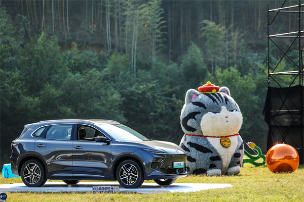 全球高标准纯电后驱SUV MG ES5宠你自在生活，增换购惊喜价9.99万元起